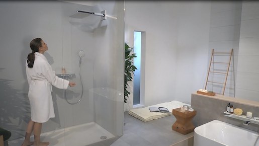 Hlavová sprcha Hansgrohe Rainmaker Select včetně sprchového ramena bílá/chrom 24003400