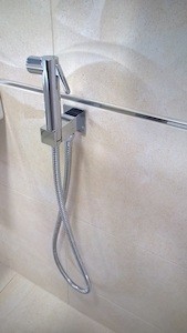 Bidetová sprška Sapho s držákem sprchy a sprchovou hadicí chrom SG108