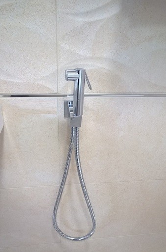 Bidetová sprška Sapho s držákem sprchy a sprchovou hadicí chrom SG108