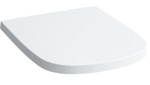 WC prkénko z plastu se softclose (pomalé sklápění) v bílé barvě a délkou sedátka 44,5 cm. Rozteč upevnění 15,5 cm.