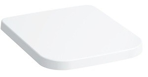 WC prkénko z duroplastu se softclose (pomalé sklápění) v bílé barvě a délkou sedátka 44,5 cm. Rozteč upevnění 20 cm.