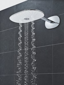 Hlavová sprcha Grohe Rainshower SmartControl včetně sprchového ramena Moon White, Yang White 26254LS0