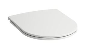 WC prkénko z duroplastu se softclose (pomalé sklápění) v bílé barvě a délkou sedátka 44,5 cm.