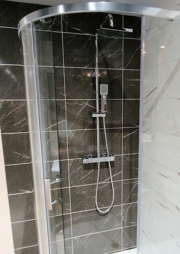 Sprchový systém Optima s termostatickou baterií chrom OPTIMASSTH