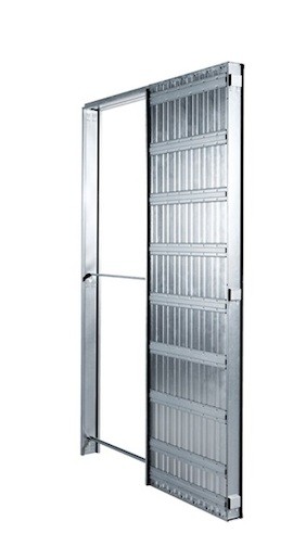 Stavební pouzdro pro dveře 80 od předního českého výrobce představuje nejběžnější typ stavebního pouzdra pro posuvné dveře. Jedná se o stavební pouzdro pro jednokřídlé dveře různých provedení  včetně dveří se zasklívacím rámečkem. Na dokončenou stěnu 125 mm (šířka pouzdra 100 mm). Stavební pouzdro dodáváme do zděné i sádrokartonové příčky POUZDRO610.