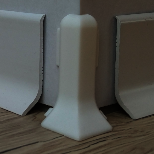 Roh k soklu vnější PVC Profil-EU bílá, výška 40 mm, SKPVCVNER4BI