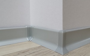 Roh k soklu Profil-EU vnější PVC stříbrošedá, výška 40 mm, SKPVCVNER4ST