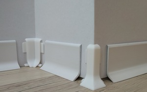 Roh k soklu vnitřní PVC bílá, výška 40 mm, SKPVCVNIR2BI