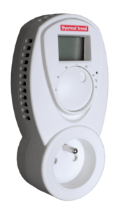 Termostat použitelný ke všem watážím topných tyčí s označením SKV, umožňující regulaci teploty a vypnutí. Umísťuje se přímo do zásuvky a z obyčejné topné tyče tak udělá topnou tyč s termostatem.