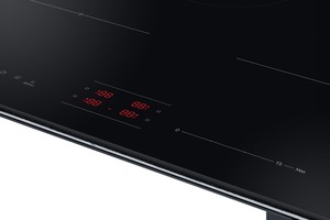 Indukční varná deska Samsung černé sklo NZ64B4016FK/U2